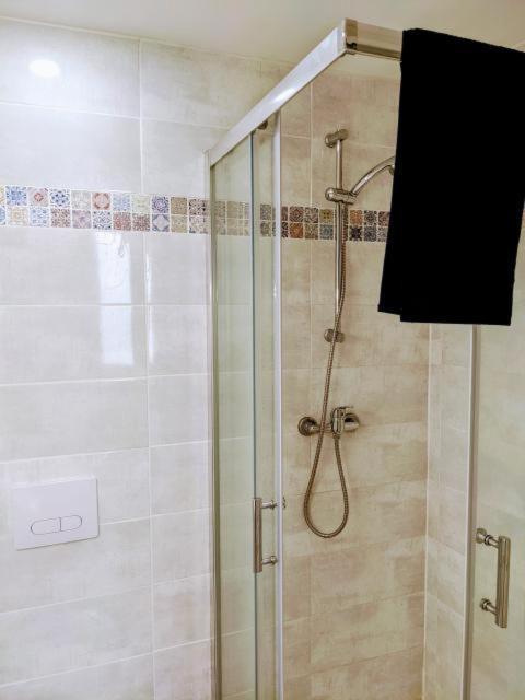 Coeur De Ville Appartement Meuble Анже Екстериор снимка